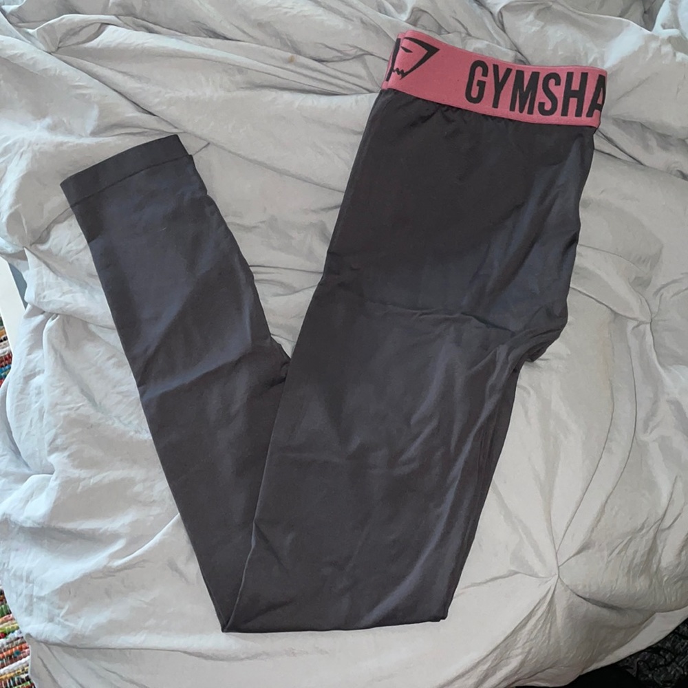 grey and pink gymshark leggings!